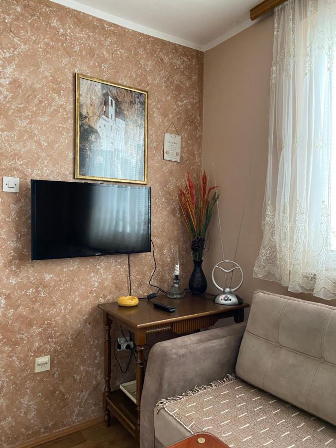 Apartman Sara Pluzine Exterior photo